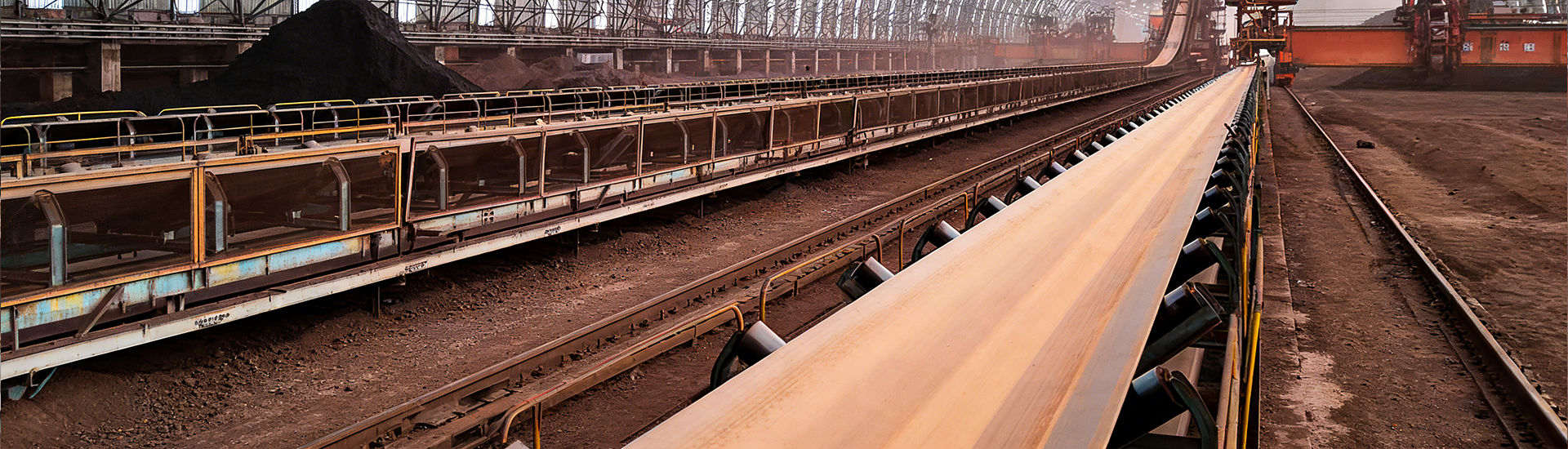 Transportadores en una planta siderúrgica